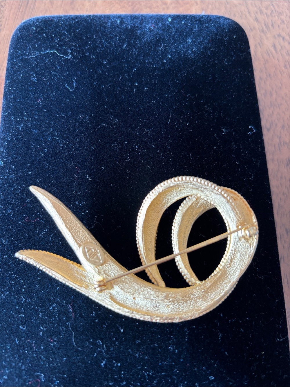 Judith Jack Gold-Tone Ribbon Loop Brooch - Picture 2 of 3